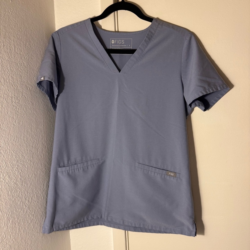 Figs Women’s Scrubs Set